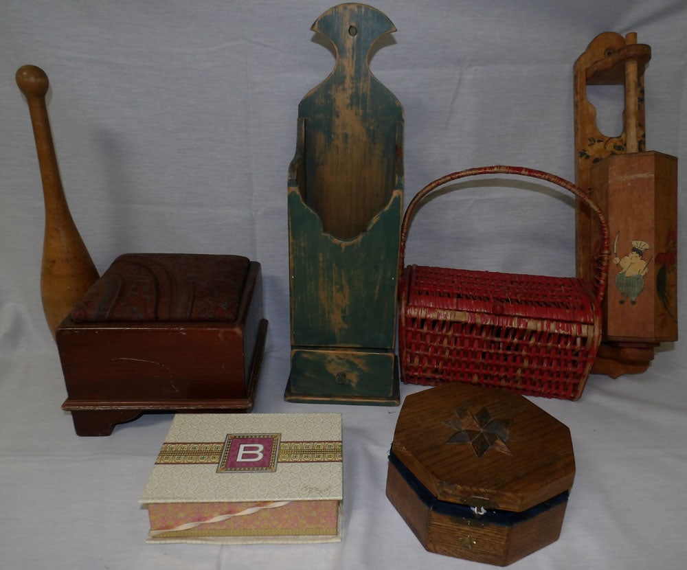 Lot Wooden Items - Wicker Basket (1 of 8)