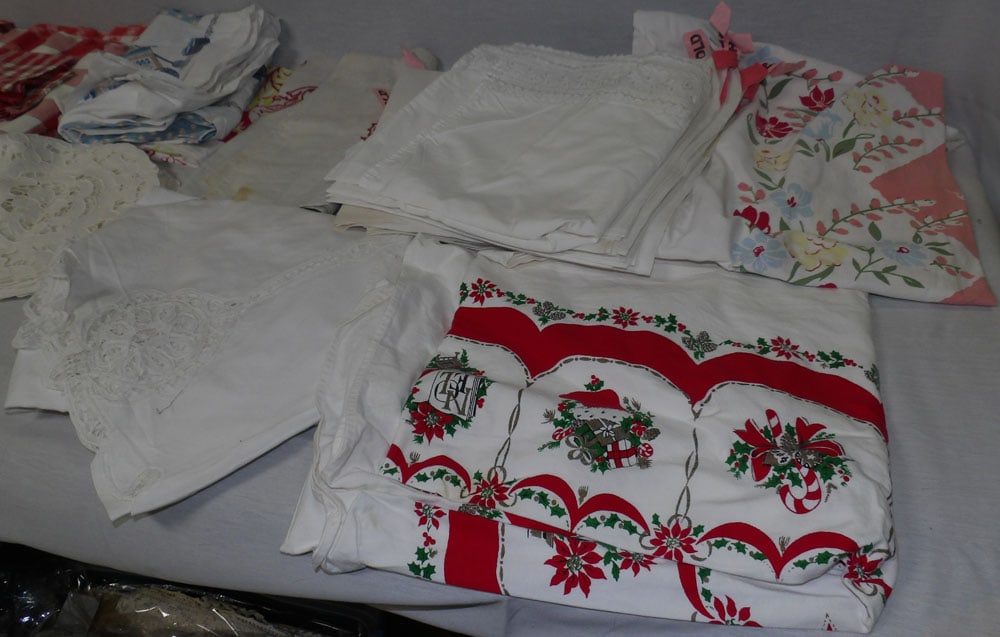 Lot Linens - 4
