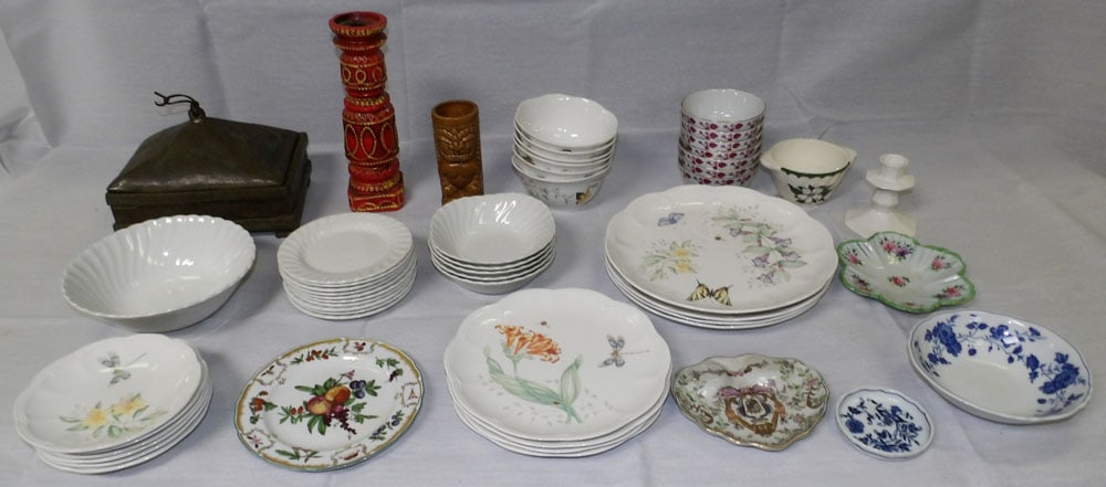 Lot Pottery & Porcelain Items (1 of 6)