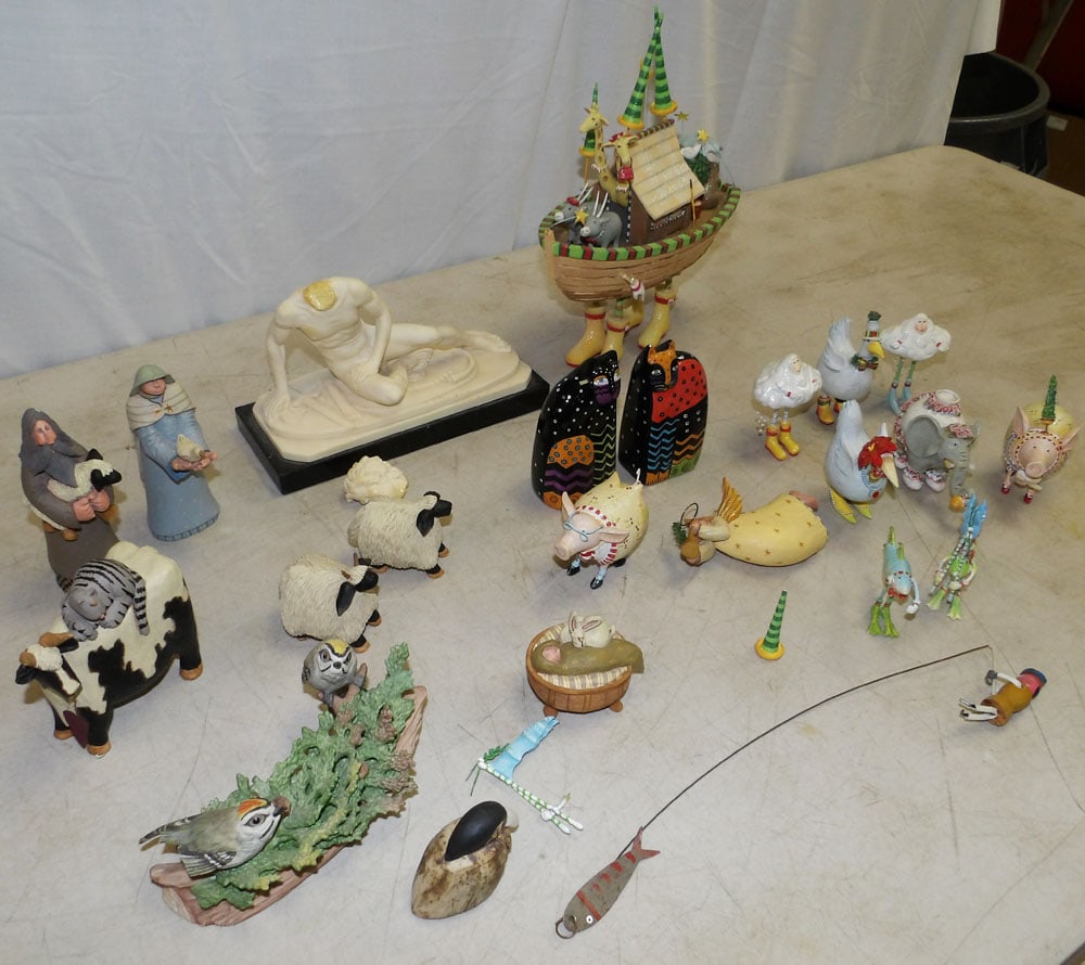 Lot Resin Figurines - 2