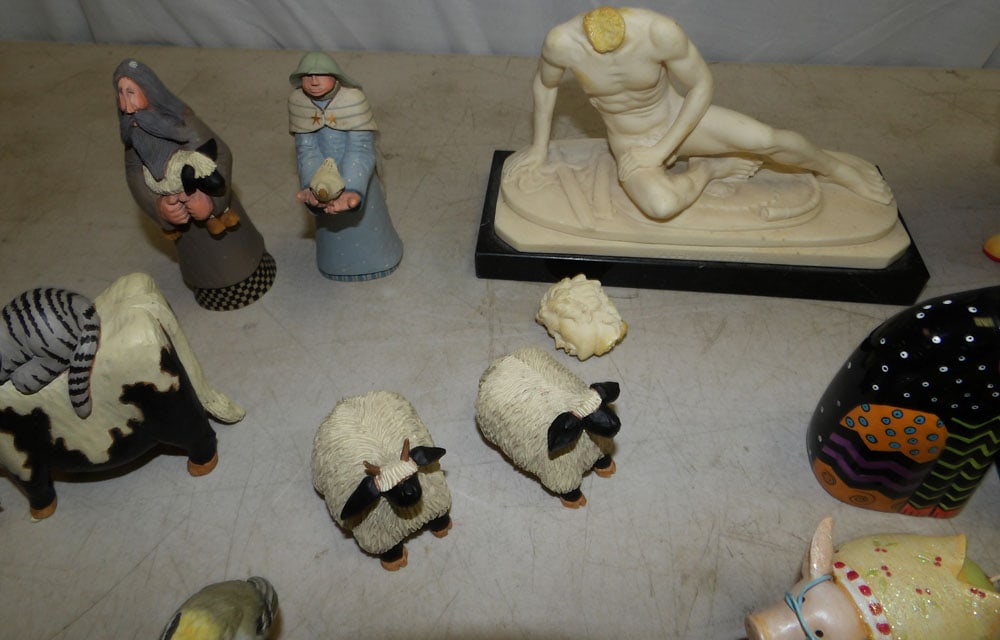 Lot Resin Figurines - 5