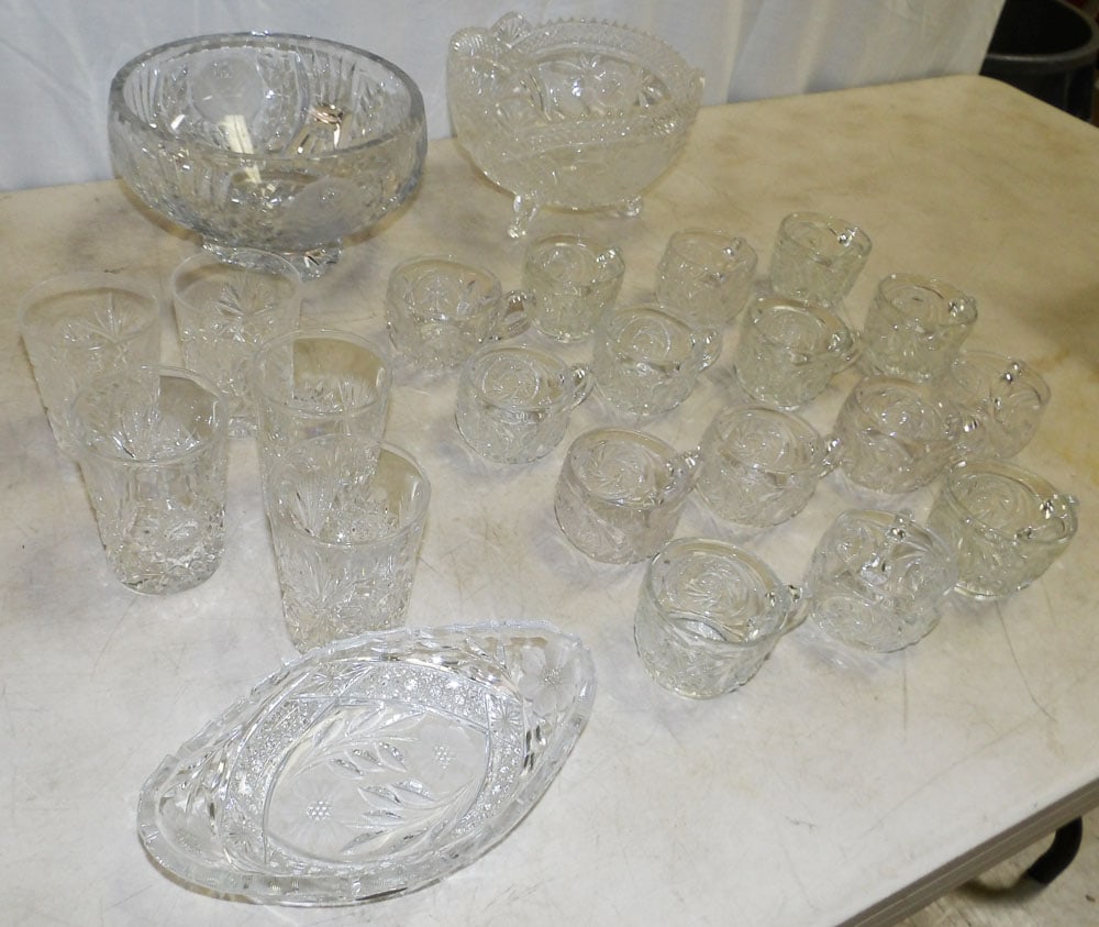 Lot Glass Items - 2