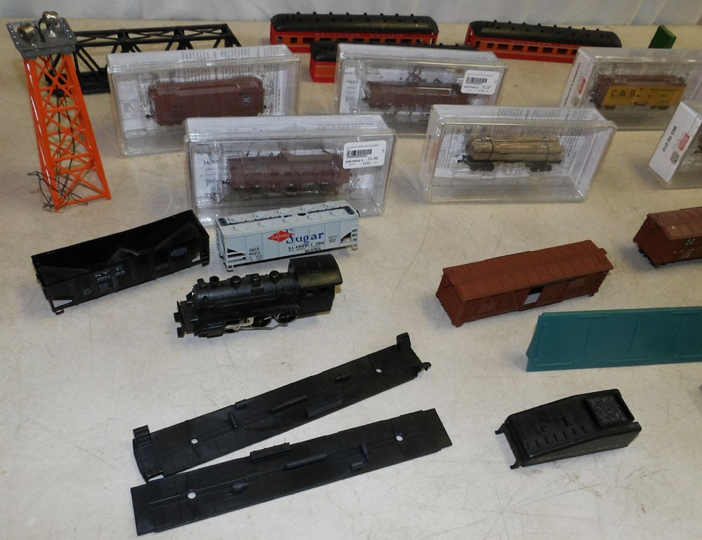 Lot Model Train Items - 2