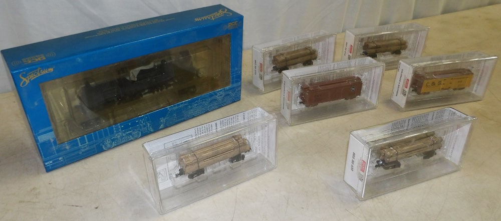 Lot Model Train Items - 2