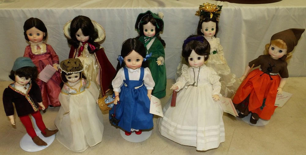 Lot Dolls (1 of 3)