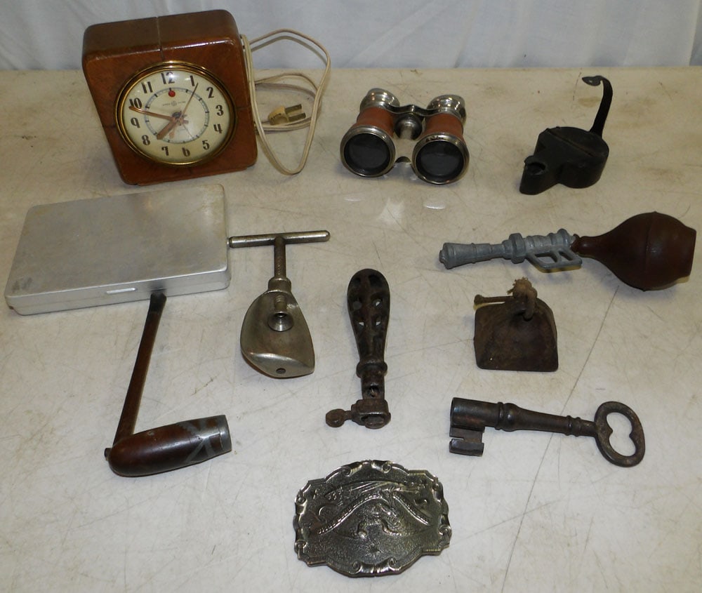 Lot Decorative Housewares - Binoculars (1 of 3)