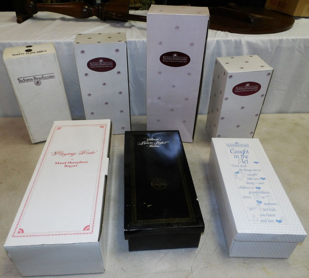 Lot Dolls: Lot Dolls. Up to 19" H 8" W 5" D "ALL DESCRIPTIONS AND ANY CONDITION STATEMENT GIVEN BY LANGSTON AUCTION GALLERY ARE STRICTLY OPINIONS AND LANGSTON'S SHALL HAVE NO RESPONSIBILITY FOR ERRORS OR OMISSIO