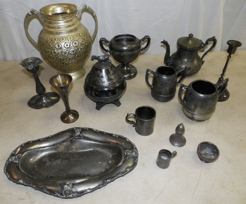 Lot of Silverplated Items (1 of 3)