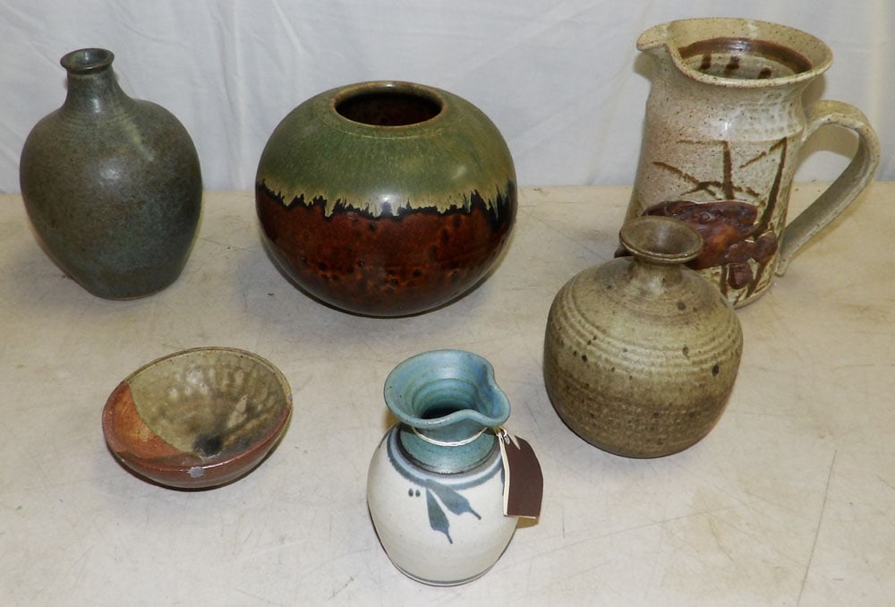 Lot of Pottery Items (1 of 3)