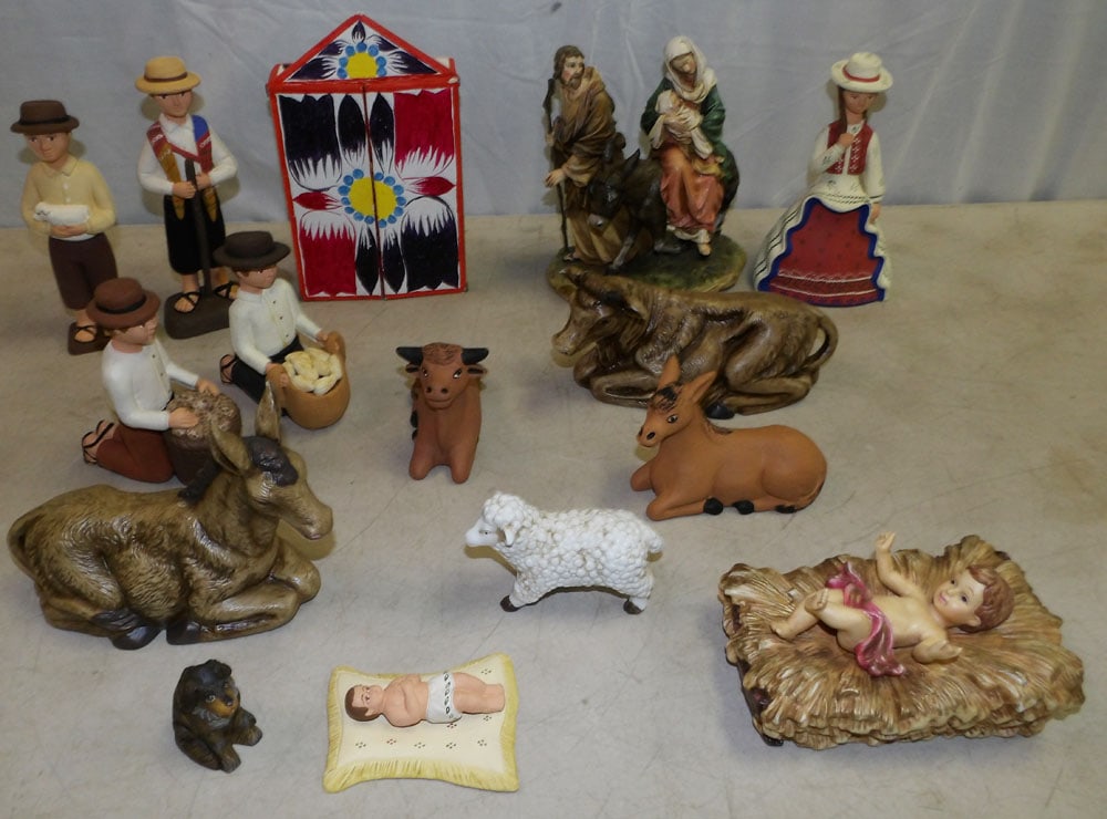 Lot of Porcelain & Resin Nativity Scene Figurines (1 of 4)