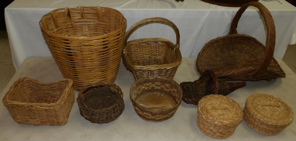 Lot of Baskets (1 of 3)