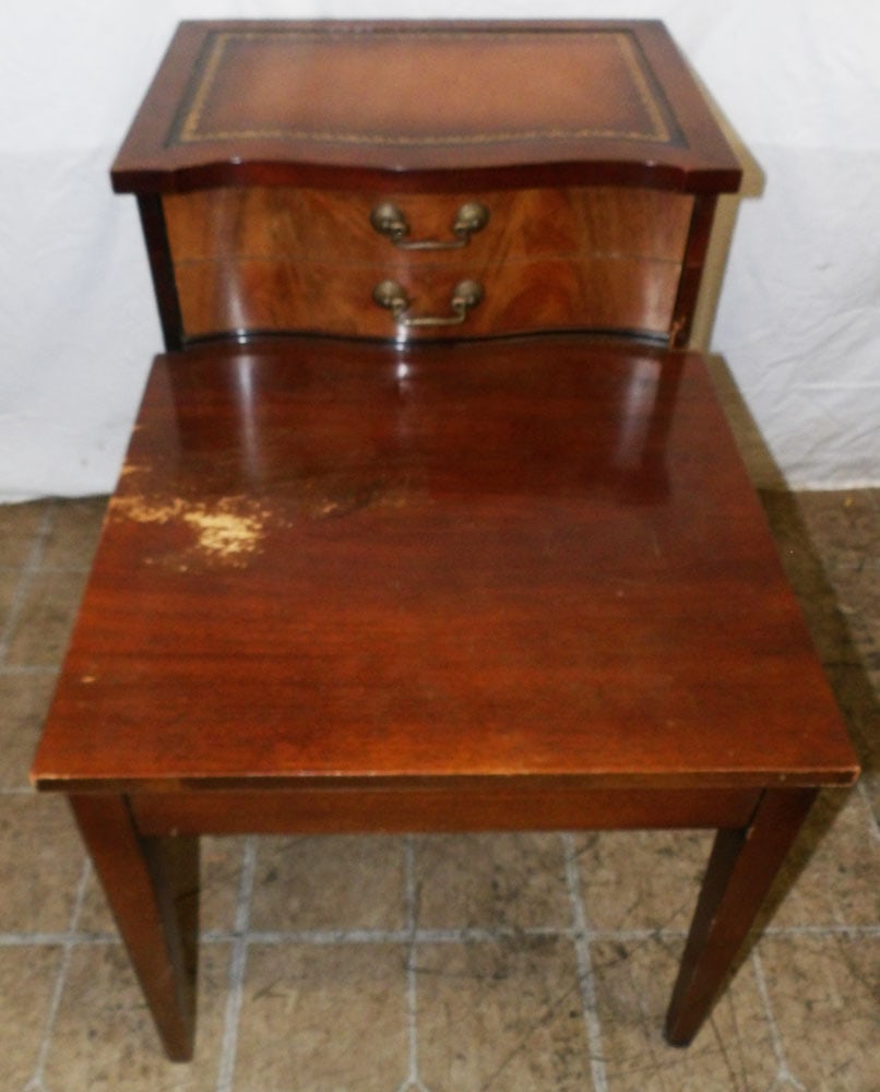 Mahogany End Table (1 of 8)