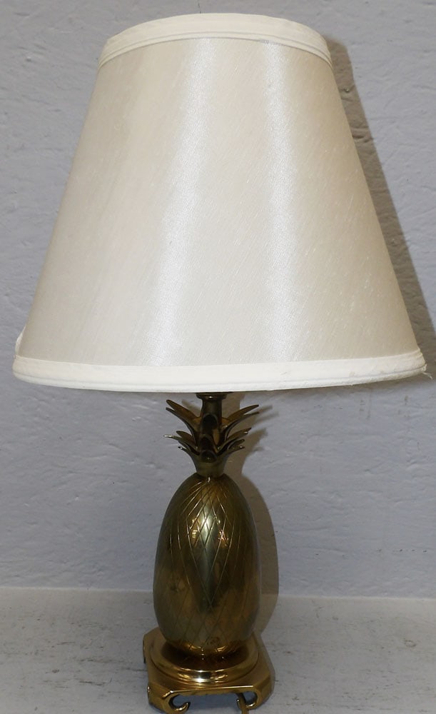 Brass Pineapple Form Lamp - 6