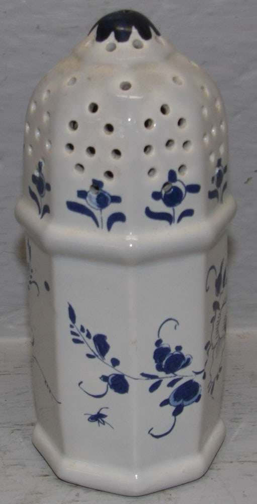 Williamsburg Delft Muffineer - 3