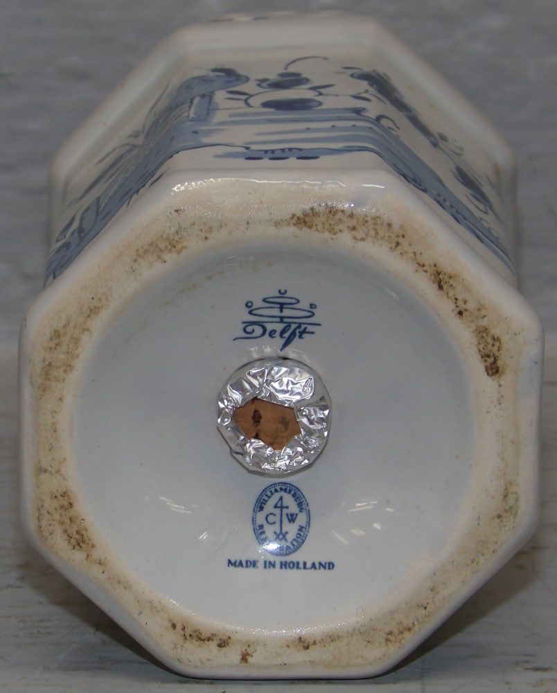 Williamsburg Delft Muffineer - 4