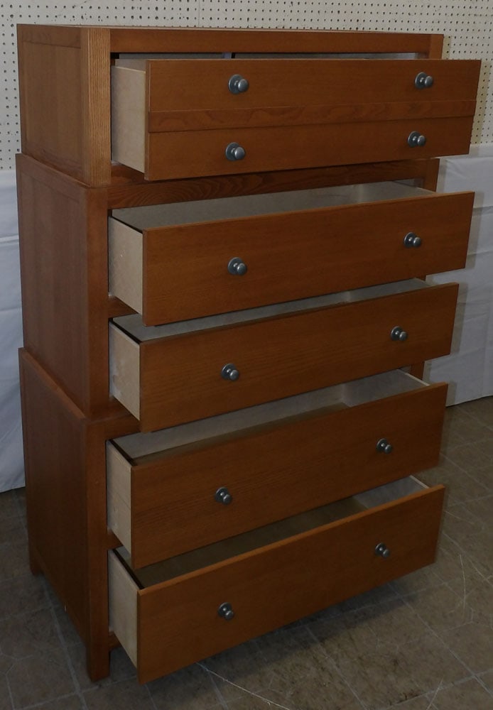 Modern Oak Five Drawer Chest - 2