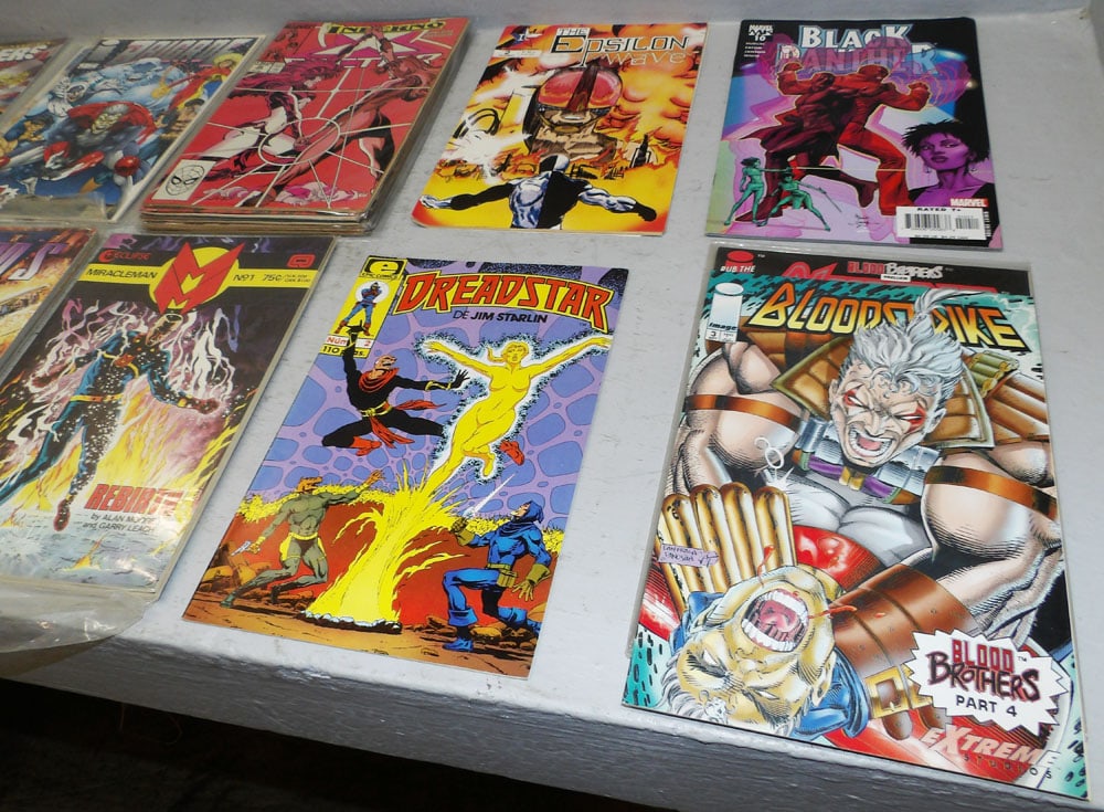 Lot 50 Comic Books - 4