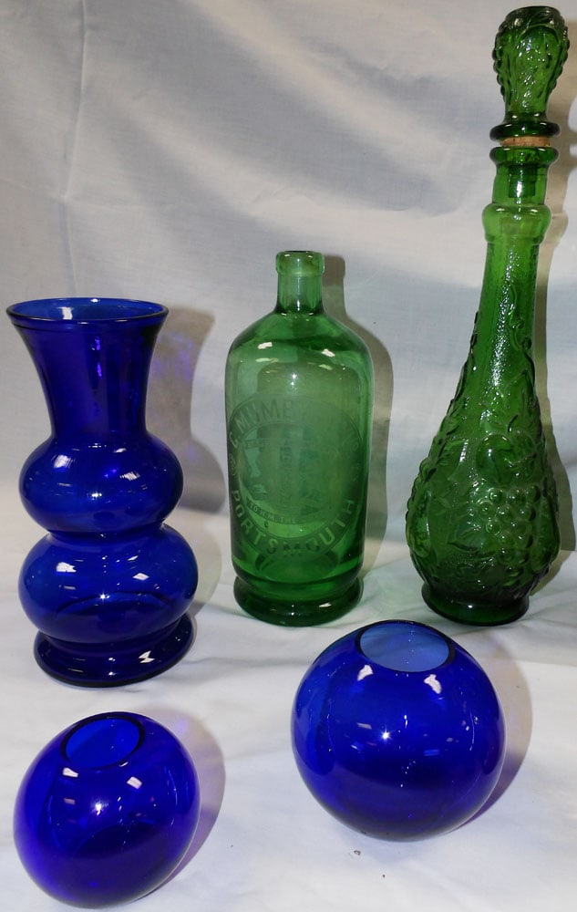 Lot Colored Glass Items - 2