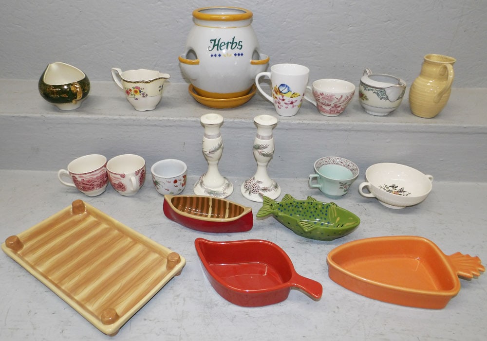 Lot Porcelain Items (1 of 4)