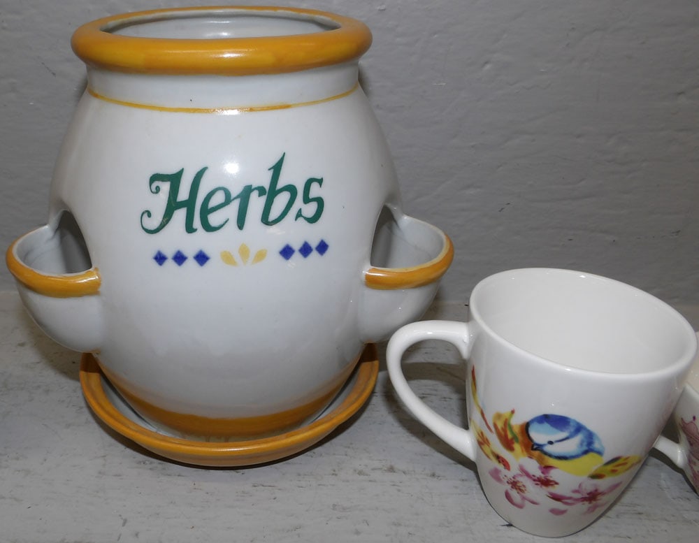 Lot Porcelain Items - 2