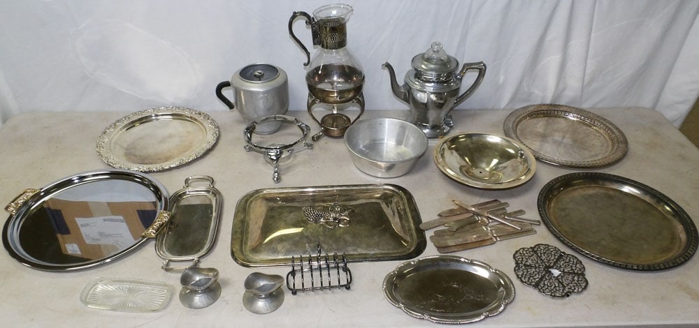 Lot of Silverplated Items (1 of 5)