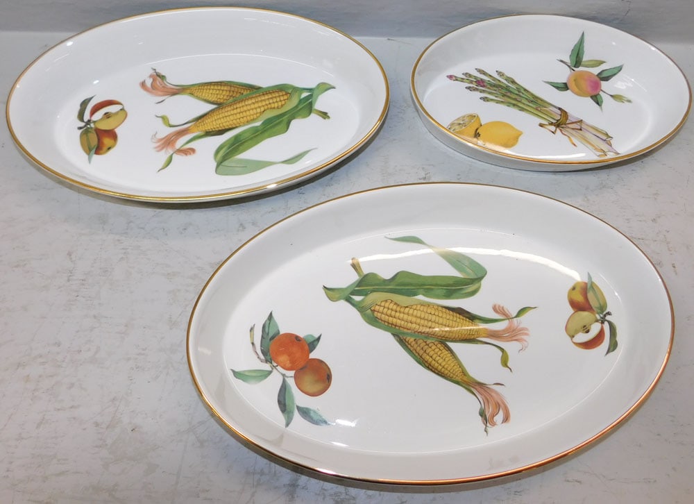 Three Royal Worcester "Evesham" Casseroles (1 of 5)