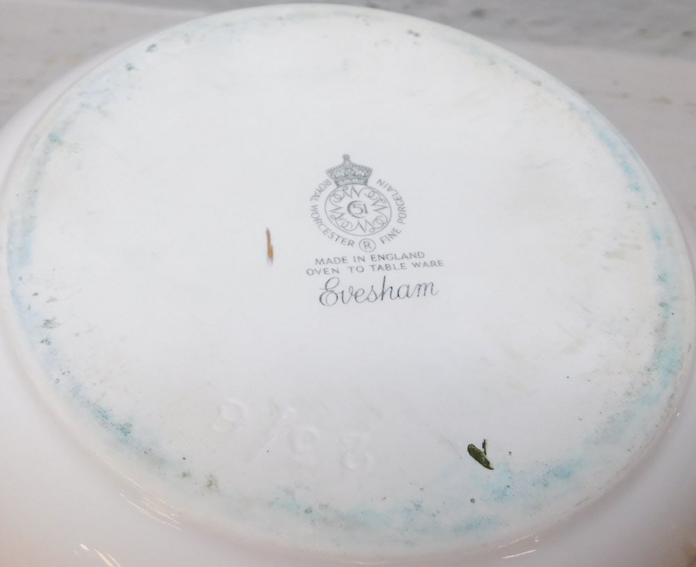 Three Royal Worcester "Evesham" Casseroles & One Dessert Dish - 5