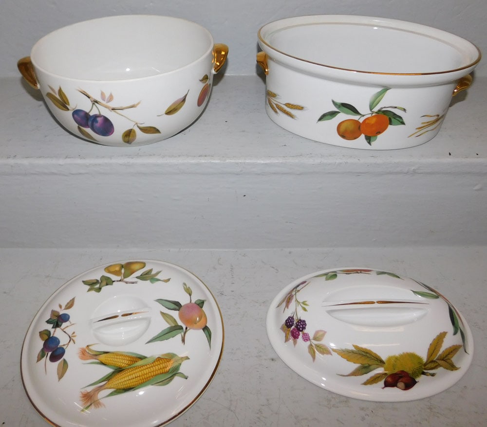 Two Royal Worcester "Evesham" Covered Dishes - 4