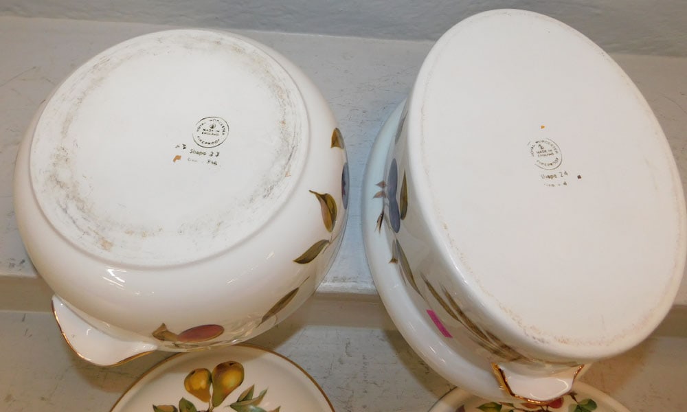 Two Royal Worcester "Evesham" Covered Dishes - 6