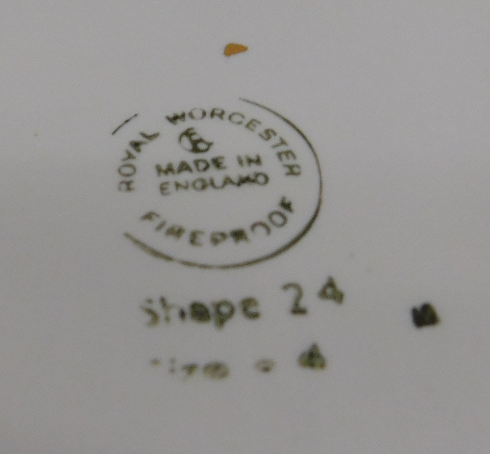 Two Royal Worcester "Evesham" Covered Dishes - 7