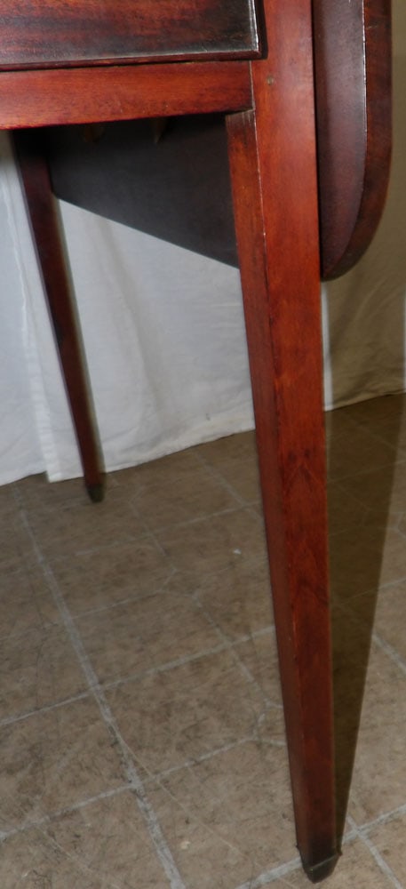 19th Century Mahogany Drop Leaf Table - 4