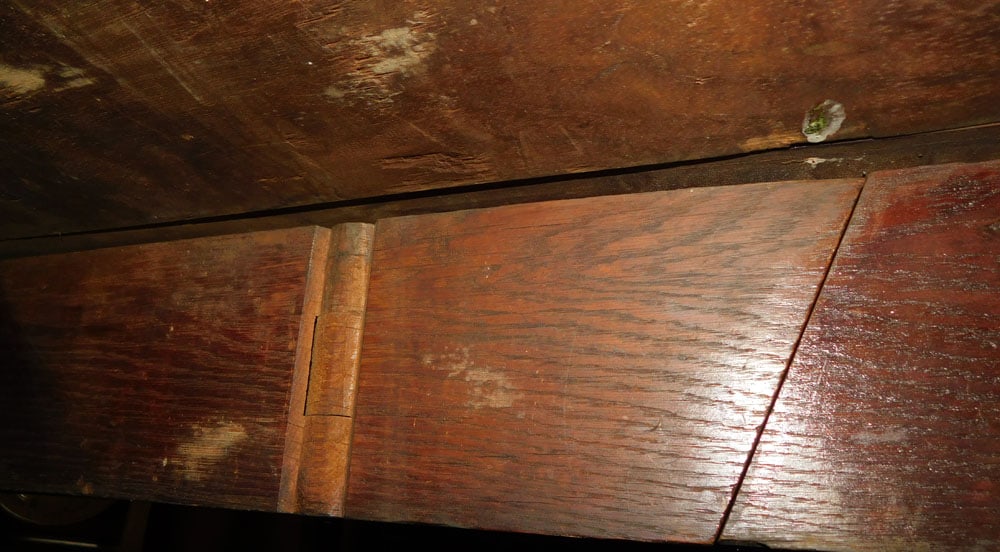 19th Century Walnut Stretcher Base Drop Leaf Table - 5