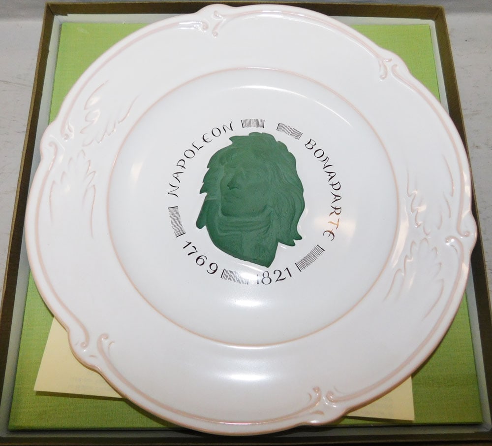 Limited Edition Pierre Motton Paris Napoleon Bonaparte Plate in Box: Limited Edition Pierre Motton Paris Napoleon Bonaparte Plate in Box. 11" Dia. ALL DESCRIPTIONS AND ANY CONDITION STATEMENT GIVEN BY LANGSTON AUCTION GALLERY ARE STRICTLY OPINIONS AND LANGSTON'S