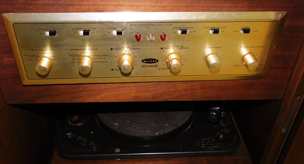 Mid Century Modern Walnut Case Radio - 4