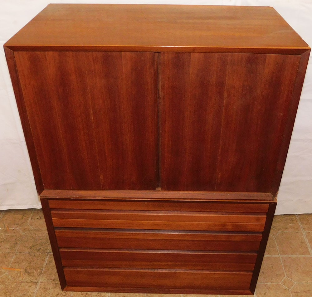 Two Piece Mid Century Modern Walnut Cabinet: Two Piece Mid Century Modern Walnut Cabinet . 40 1/2" H 31 1/2" W 18" D ALL DESCRIPTIONS AND ANY CONDITION STATEMENT GIVEN BY LANGSTON AUCTION GALLERY ARE STRICTLY OPINIONS AND LANGSTON'S SHALL HAVE