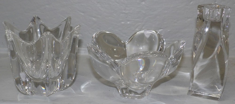 Two Orrefors Small Crystal Bowls & One Orrefors Candlestick: Two Orrefors Small Crystal Bowls & One Orrefors Candlestick. Up to 3 1/2" H 5 1/2" Dia. ALL DESCRIPTIONS AND ANY CONDITION STATEMENT GIVEN BY LANGSTON AUCTION GALLERY ARE STRICTLY OPINIONS AND