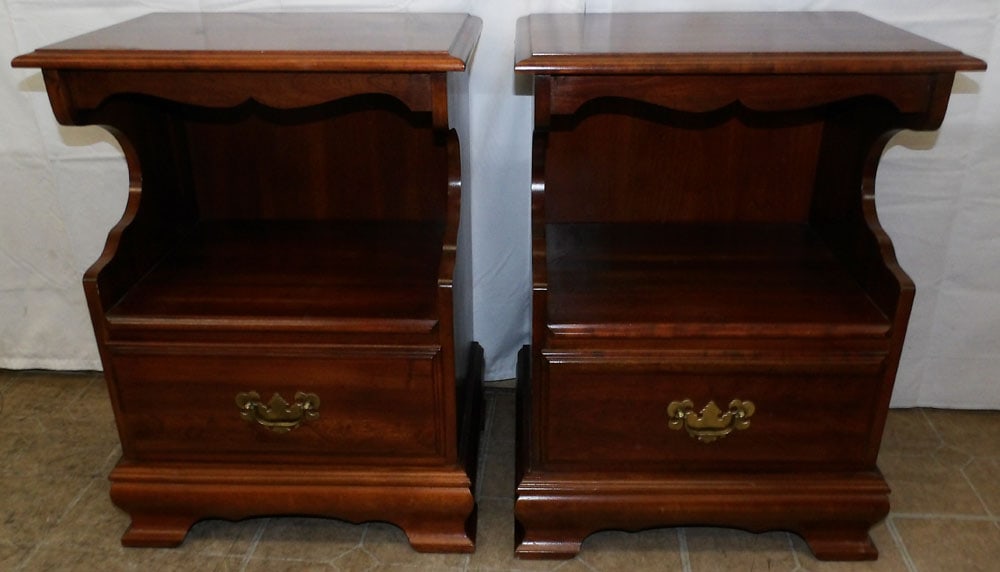 Pair of Cherry One Drawer Night Stands: Pair of Cherry One Drawer Night Stands . 26 1/2" H 19 3/4" W 15" D ALL DESCRIPTIONS AND ANY CONDITION STATEMENT GIVEN BY LANGSTON AUCTION GALLERY ARE STRICTLY OPINIONS AND LANGSTON'S SHALL HAVE NO