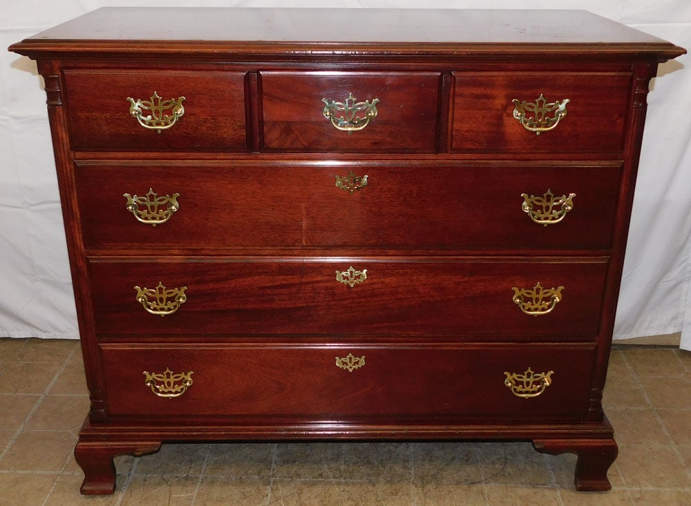 Mahogany Three Over Three Chest with Fluted Quarter Columns: Mahogany Three Over Three Chest with Fluted Quarter Columns . 37" H 44" W 20 1/2" D ALL DESCRIPTIONS AND ANY CONDITION STATEMENT GIVEN BY LANGSTON AUCTION GALLERY ARE STRICTLY OPINIONS AND