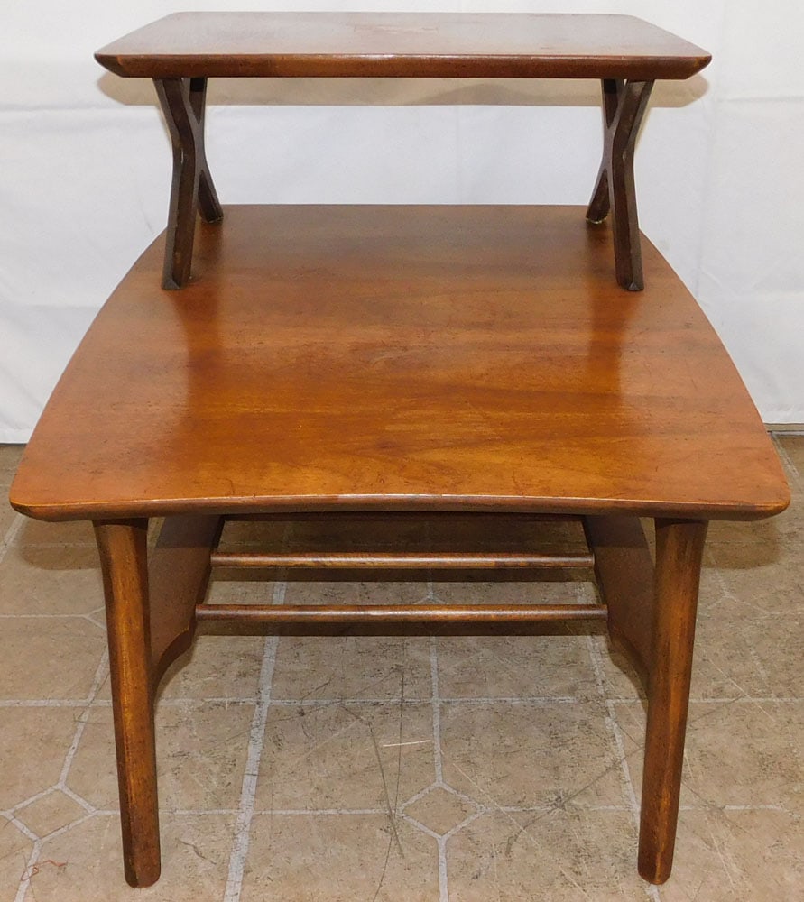 Walnut Mid Century Modern Step End Table: Walnut Mid Century Modern Step End Table . 20 3/4" H 19 1/2" W 30" D ALL DESCRIPTIONS AND ANY CONDITION STATEMENT GIVEN BY LANGSTON AUCTION GALLERY ARE STRICTLY OPINIONS AND LANGSTON'S SHALL HAVE NO