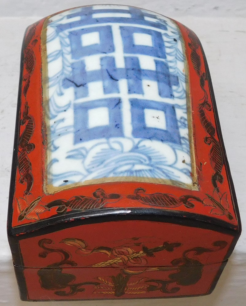 Paint Decorated Oriental Red Lacquered Blue & White Porcelain Dresser Box (1 of 5)