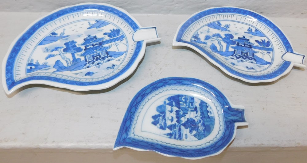 Three Blue & White Porcelain Canton Style Leaf Dishes, (One by Mottahedeh) (1 of 5)