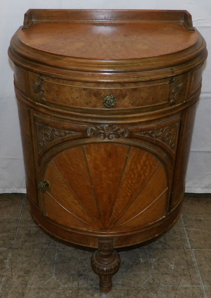 Walnut & Burled French Bow Front Night Stand: Walnut & Burled French Bow Front Night Stand. 29 1/2" H 20" W 15"D ALL DESCRIPTIONS AND ANY CONDITION STATEMENT GIVEN BY LANGSTON AUCTION GALLERY ARE STRICTLY OPINIONS AND LANGSTON'S SHALL HAVE NO