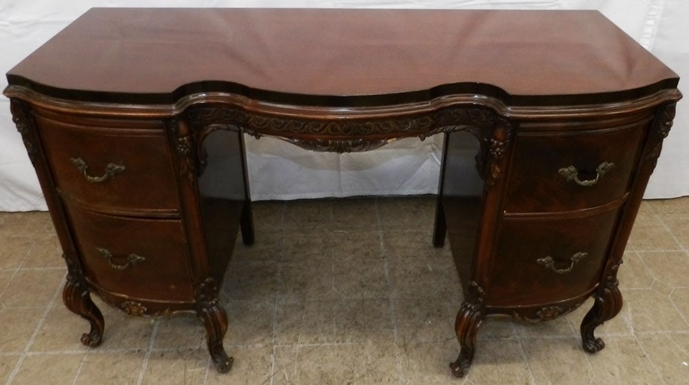 Mahogany Dressing Table by Romweber: Mahogany Dressing Table by Romweber. 28 1/2" H 48 1/2" W 19 1/2" D ALL DESCRIPTIONS AND ANY CONDITION STATEMENT GIVEN BY LANGSTON AUCTION GALLERY ARE STRICTLY OPINIONS AND LANGSTON'S SHALL HAVE NO