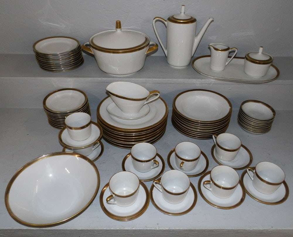 Seventy Six Pieces of German Gold Rim China: Seventy Six Pieces of German Gold Rim China. Up to 14 1/4" H 8 3/4" W ALL DESCRIPTIONS AND ANY CONDITION STATEMENT GIVEN BY LANGSTON AUCTION GALLERY ARE STRICTLY OPINIONS AND LANGSTON'S SHALL HAVE