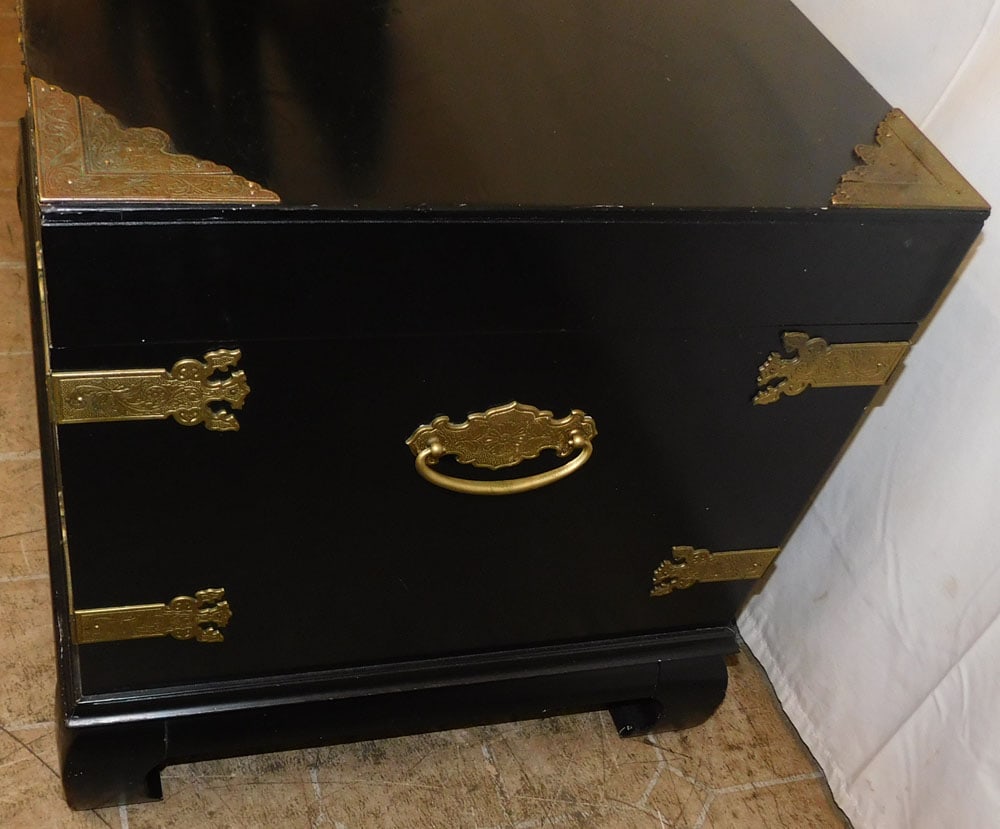 Oriental Box on Stand - 3