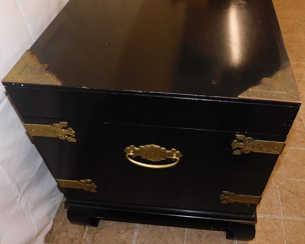 Oriental Box on Stand - 4