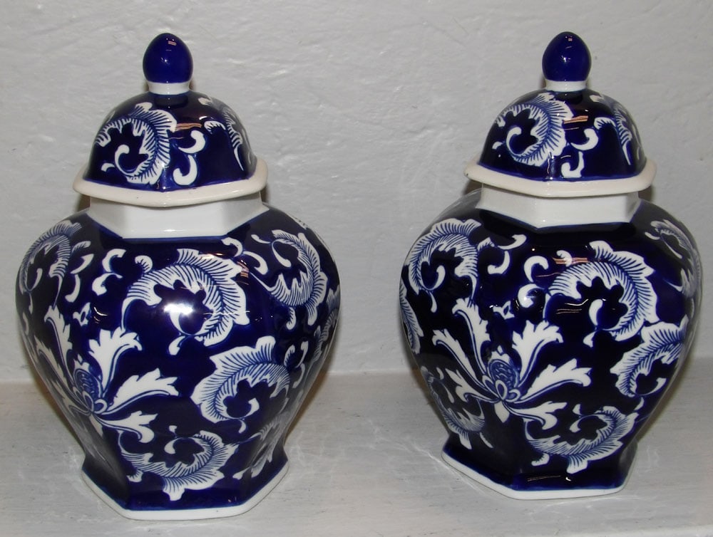 Pair of Chinese Blue & White Hexagon Shaped Covered Ginger Jars (1 of 3)