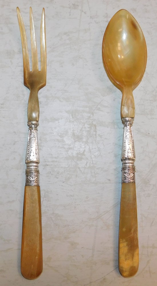 Antique Horn & Ornate Silverplate Salad Set: Antique Horn & Ornate Silverplate Salad Set. 10 3/4" L ALL DESCRIPTIONS AND ANY CONDITION STATEMENT GIVEN BY LANGSTON AUCTION GALLERY ARE STRICTLY OPINIONS AND LANGSTON'S SHALL HAVE NO