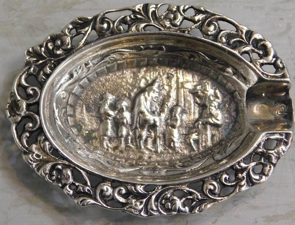Antique Hallmarked Dutch Silver Ash Tray, (.81 ozt.): Antique Hallmarked Dutch Silver Ash Tray, (.81 ozt.). 2 3/4" x 2" ALL DESCRIPTIONS AND ANY CONDITION STATEMENT GIVEN BY LANGSTON AUCTION GALLERY ARE STRICTLY OPINIONS AND LANGSTON'S SHALL HAVE NO