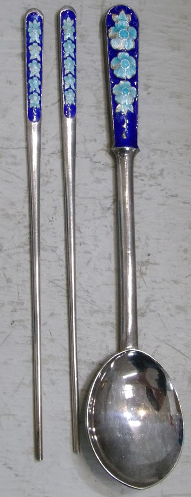 Korean Enameled 99% Silver Spoon & Chopstick Set, (4 ozt.): Korean Enameled 99% Silver Spoon & Chopstick Set, (4 ozt.) . ALL DESCRIPTIONS AND ANY CONDITION STATEMENT GIVEN BY LANGSTON AUCTION GALLERY ARE STRICTLY OPINIONS AND LANGSTON'S SHALL HAVE NO